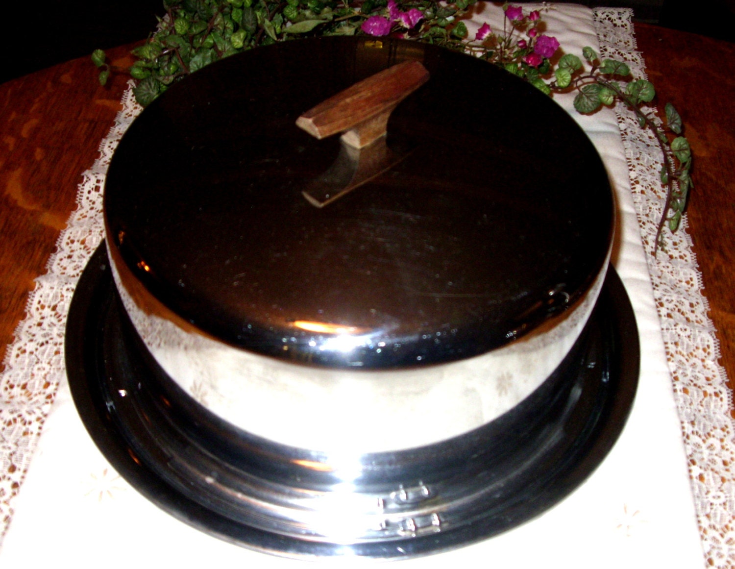 Vintage Stainless Steel Cake Carrier Made by TimelessAndTreasures