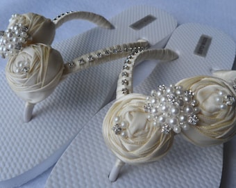 IvoryBridal Flip Flops / Bridal Rolled Flowers Satin Flip Flops / Bridal Sandals / Wedding Ivory Shoes