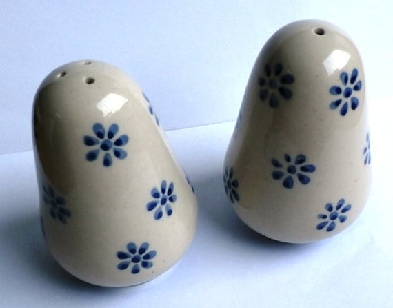 Vintage Ceramic Salt And Pepper Shakers Set Hand Pained