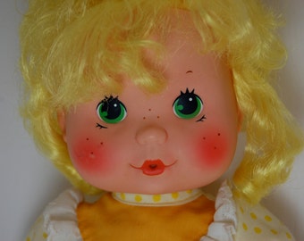 strawberry shortcake baby doll 1982