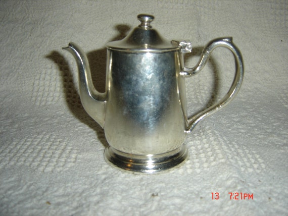 Vintage Teapot Marked: Victor S. Co. EPN8 R0120 Silver