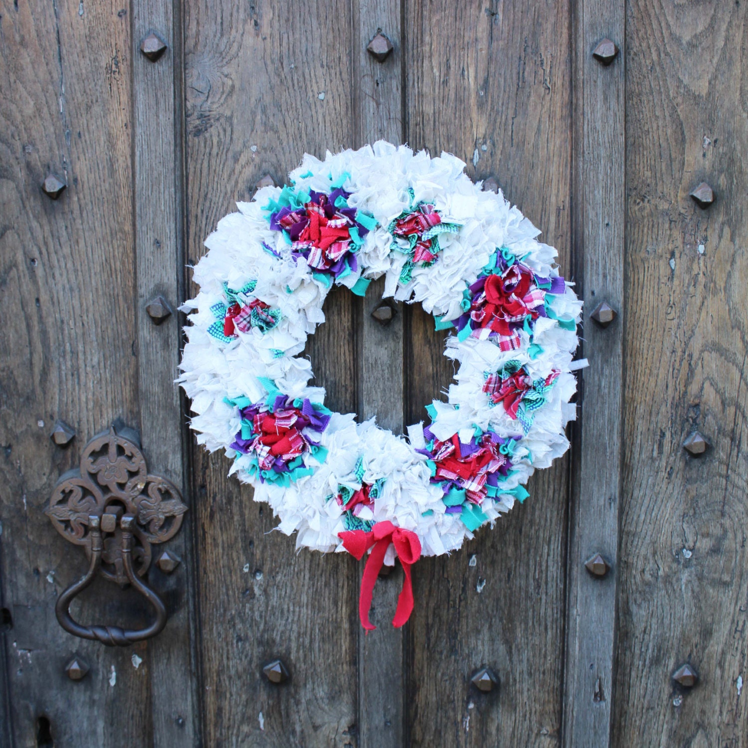 White Festive Rag Rug Christmas Wreath