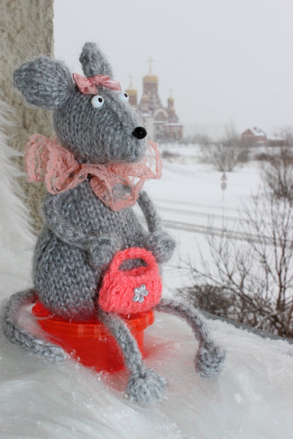 Items similar to Knitted Mouse, Home Decor Toy, Wool Mouse, Romantic