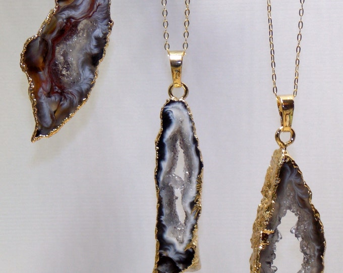 Gemstone Necklace Gray White Black Natural Druzy Geode Slice Boho Agate Slice Necklace 18k Gold Chain Boho Chic Gift Gold Gemstone