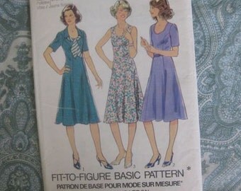 Style Women's "Fit-To-Figure" Dress Pattern 2207