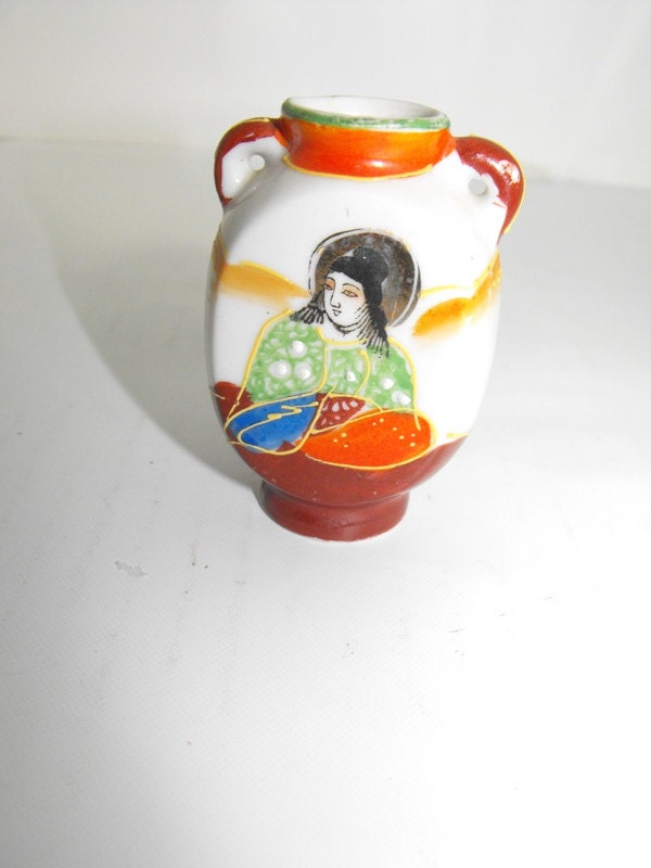 Vintage Miniature Vase Made in Occupied Japan by DeeSweetNostalgia