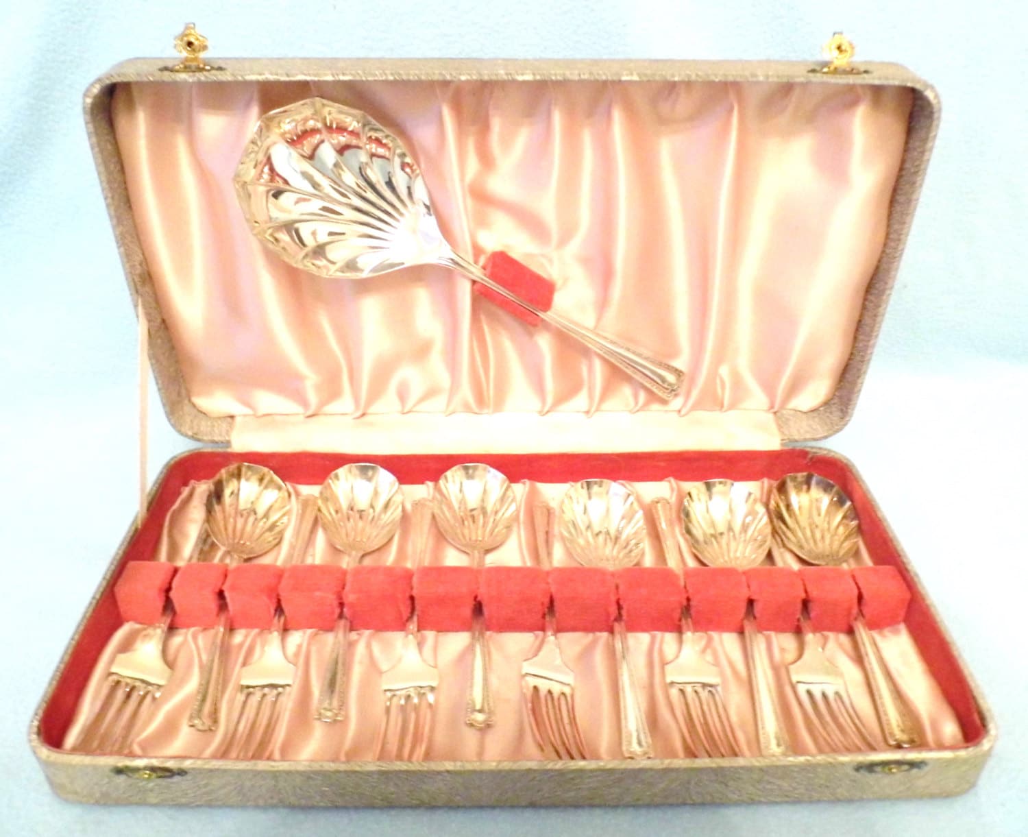 Vintage Retro 13 Piece Dessert Cutlery Set, 6 Spoons 6 Forks and 1