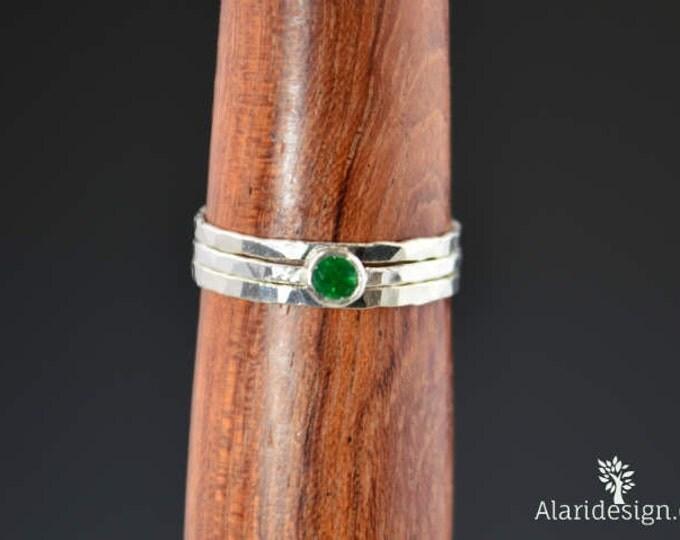 Dainty Natural Emerald Ring, Hammered Silver, Stackable Rings, Mother's Ring, May Birthstone, Skinny Ring, May Birthday Ring