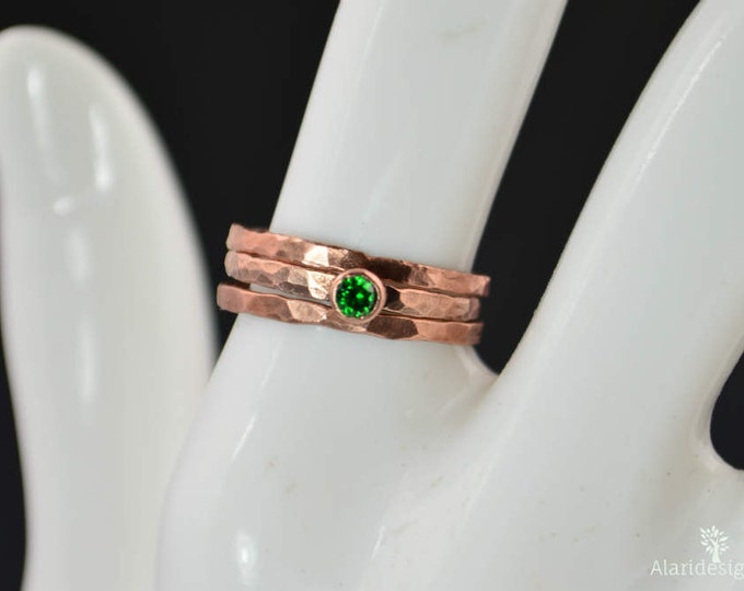 Copper Emerald Ring, Classic Size, Stackable Rings, Mother's Ring, May Birthstone, Copper Jewelry, Emerald Ring, Hammered Copper Ring