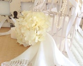 White Lace Handkerchief,  Vintage Linen Hanky, Keepsake Handkerchief, Wedding Hankie, Bride's Hanky, Bridesmaids Gift Mother of the Bride