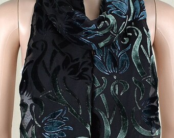 Green velvet scarf, flocking of high-grade real silk scarves, silk burnt-out velvet scarves, shawls
