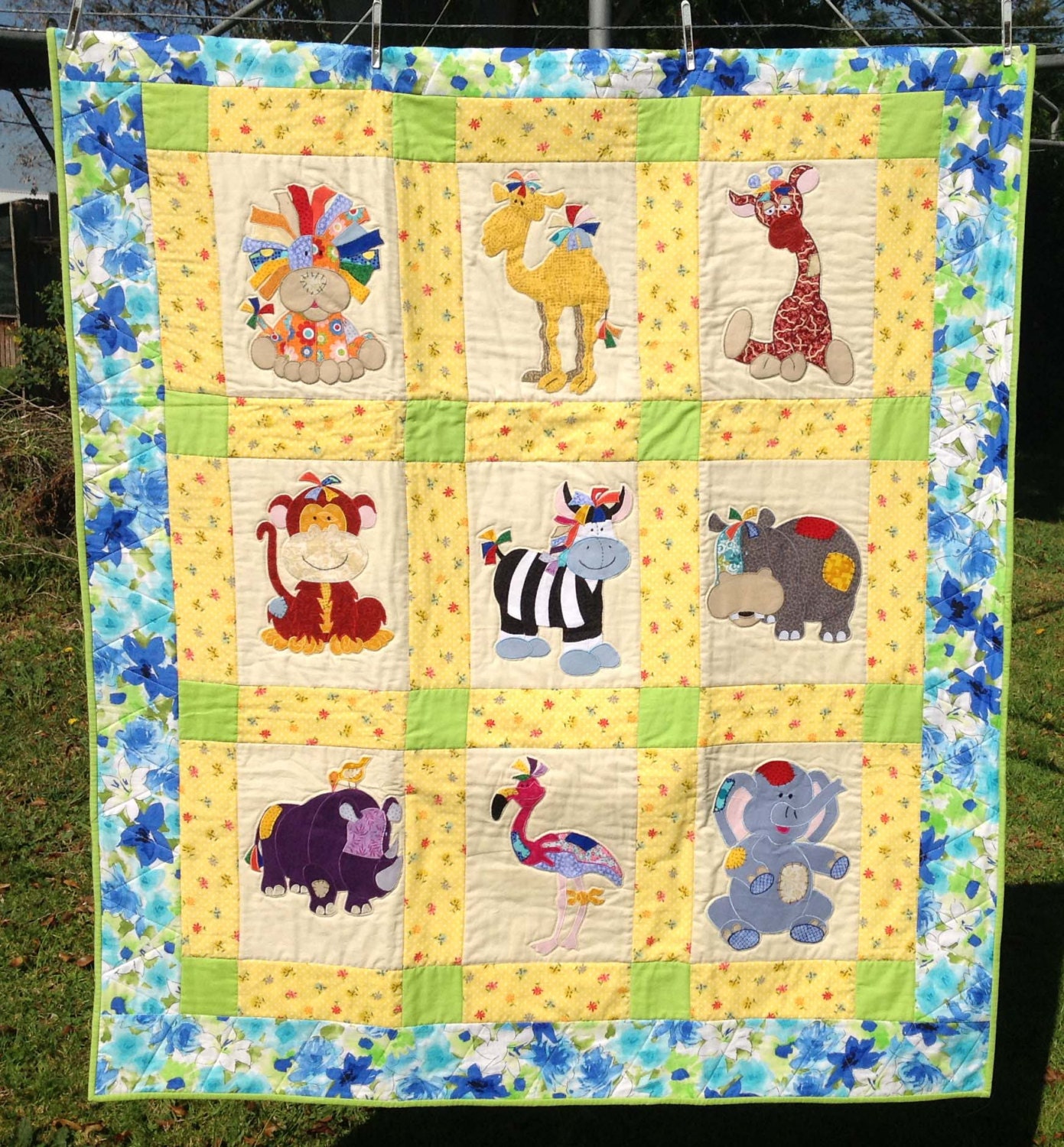 fancy-forest-baby-quilt-i-substituted-two-trees-in-place-of-the-thistle-blocks-animal-quilts