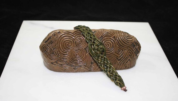 Celtic leather love knot bracelet in green