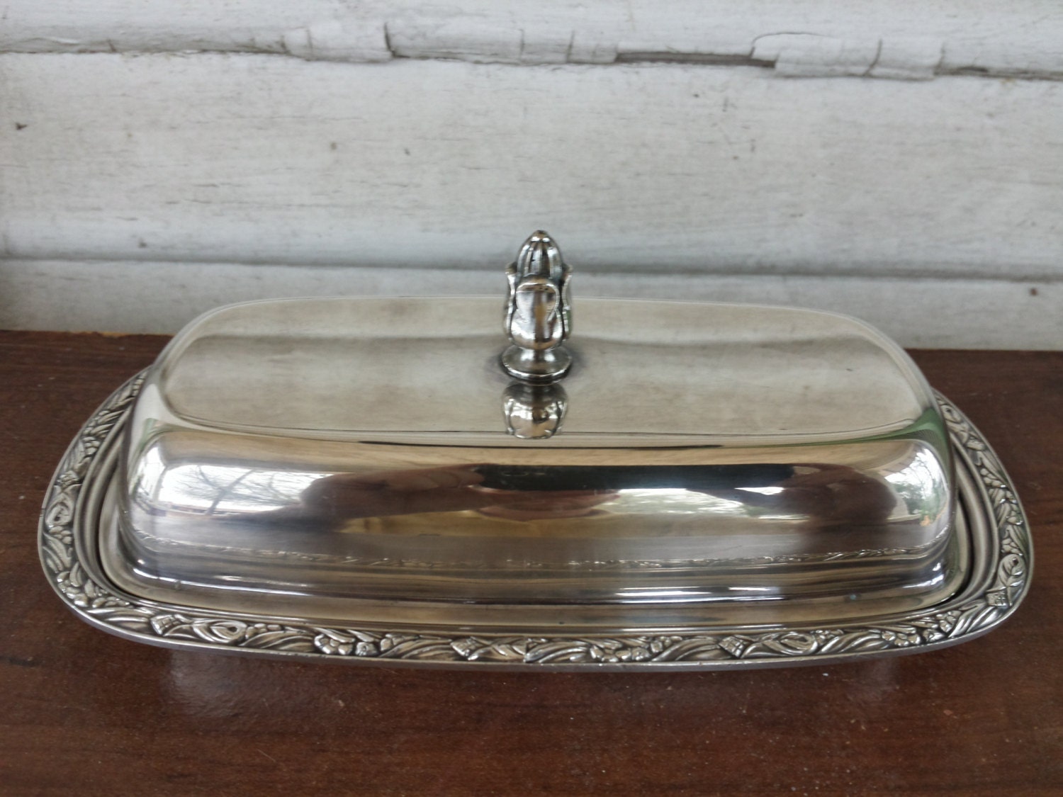 Oneida Silver Plated Decorative Butter Dish With Glass Insert