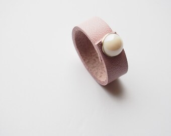 Leather ring woman-Handmade jewelry rings band for women,girl,men-Unisex leather ring-Wedding Ring-Handstitched genuine leather rings Gift