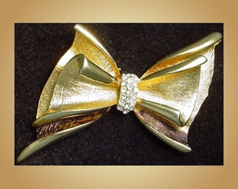 Vintage BSK Bow Brooch Pin