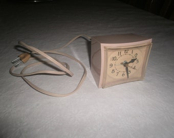 GE Electric Alarm Clock Model 7296 K Works Well Free Shipping