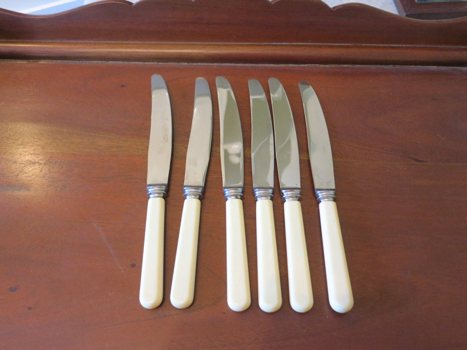 Faux bone handled knives bone cutlery Grosvenor stainless