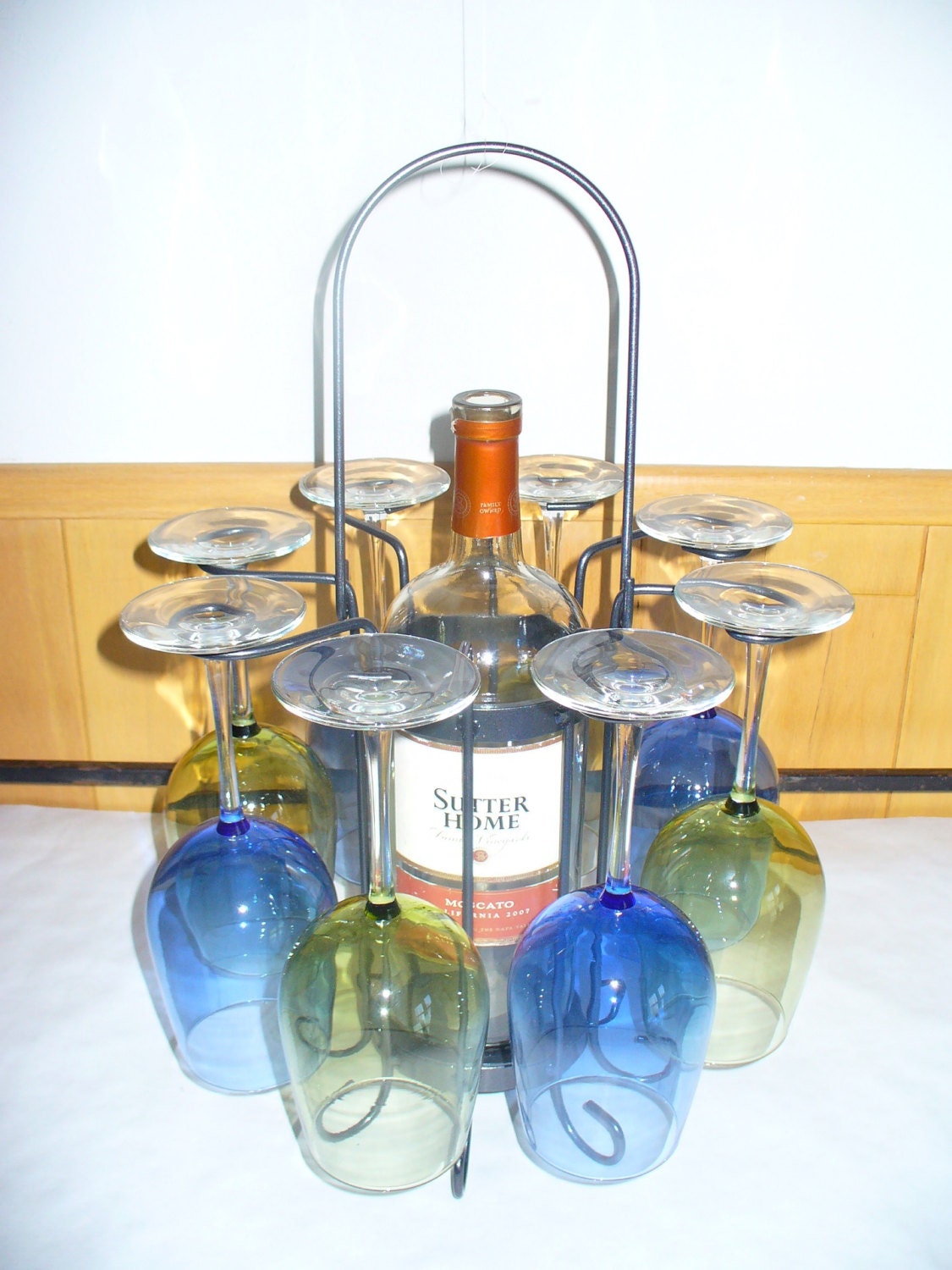 8Glass Single Bottle Table Top Wine Holder by MinnesotaIronWorks