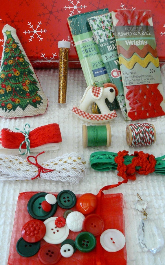 vintage treasure tin filled with vintage christmas sewing vintage treasure tin filled with vintage christmas sewing