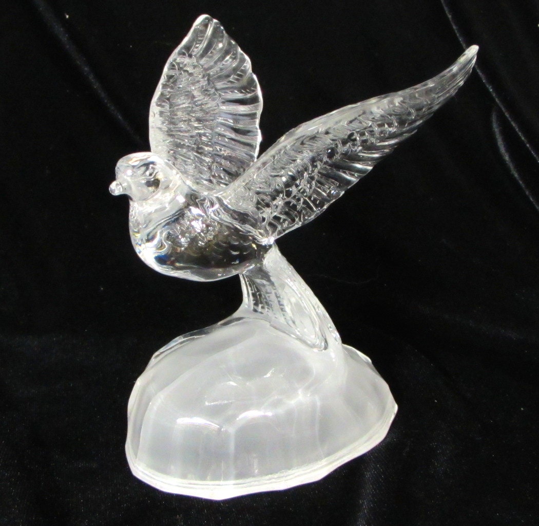 Cristal d'Arques Bird In Flight Figurine Lead Crystal by ChinaLady