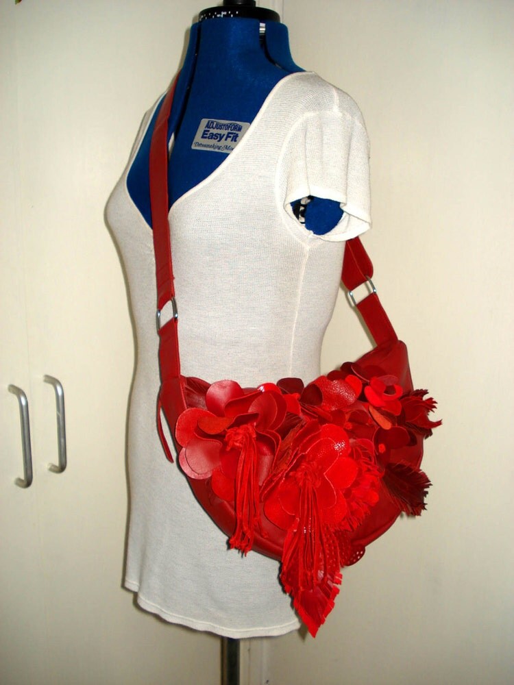 Handmade Bouquet Crescent Bag in Red leather and by afropumpkin