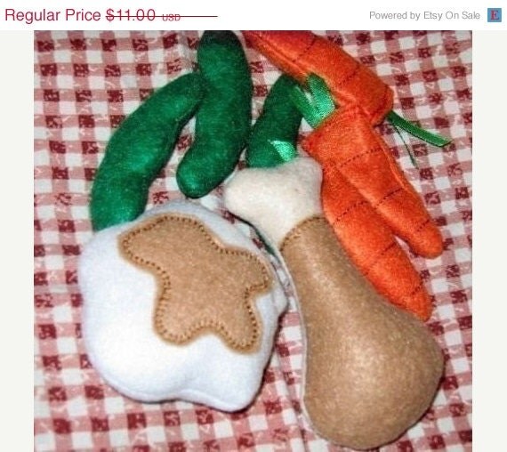 SALE Play food, pretend food, Felt chicken dinner, Chicken leg, potatoes, peas, and carrots Il_570xn