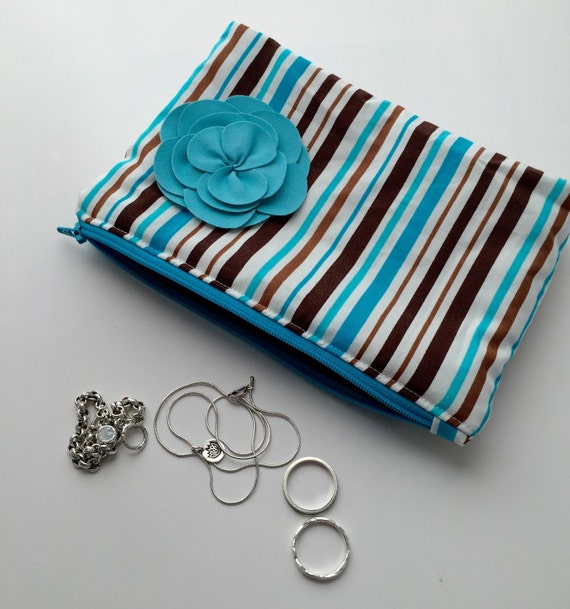 Anti Tarnish Zippered Jewelry organizer. Travel Jewelry Box.