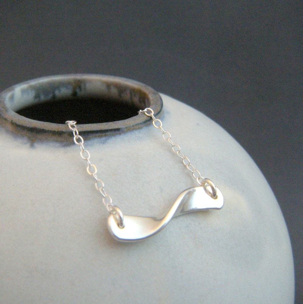 small silver twisted bar necklace. tiny silver twist necklace.