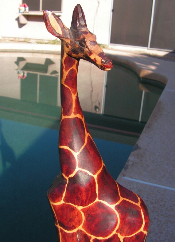 giraffe wood sculpture