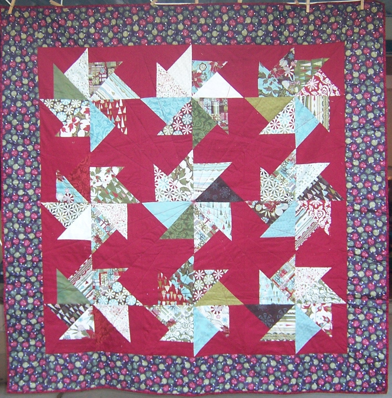 on-salechristmas-quilt-with-moda-basic-grey-figgy-pudding