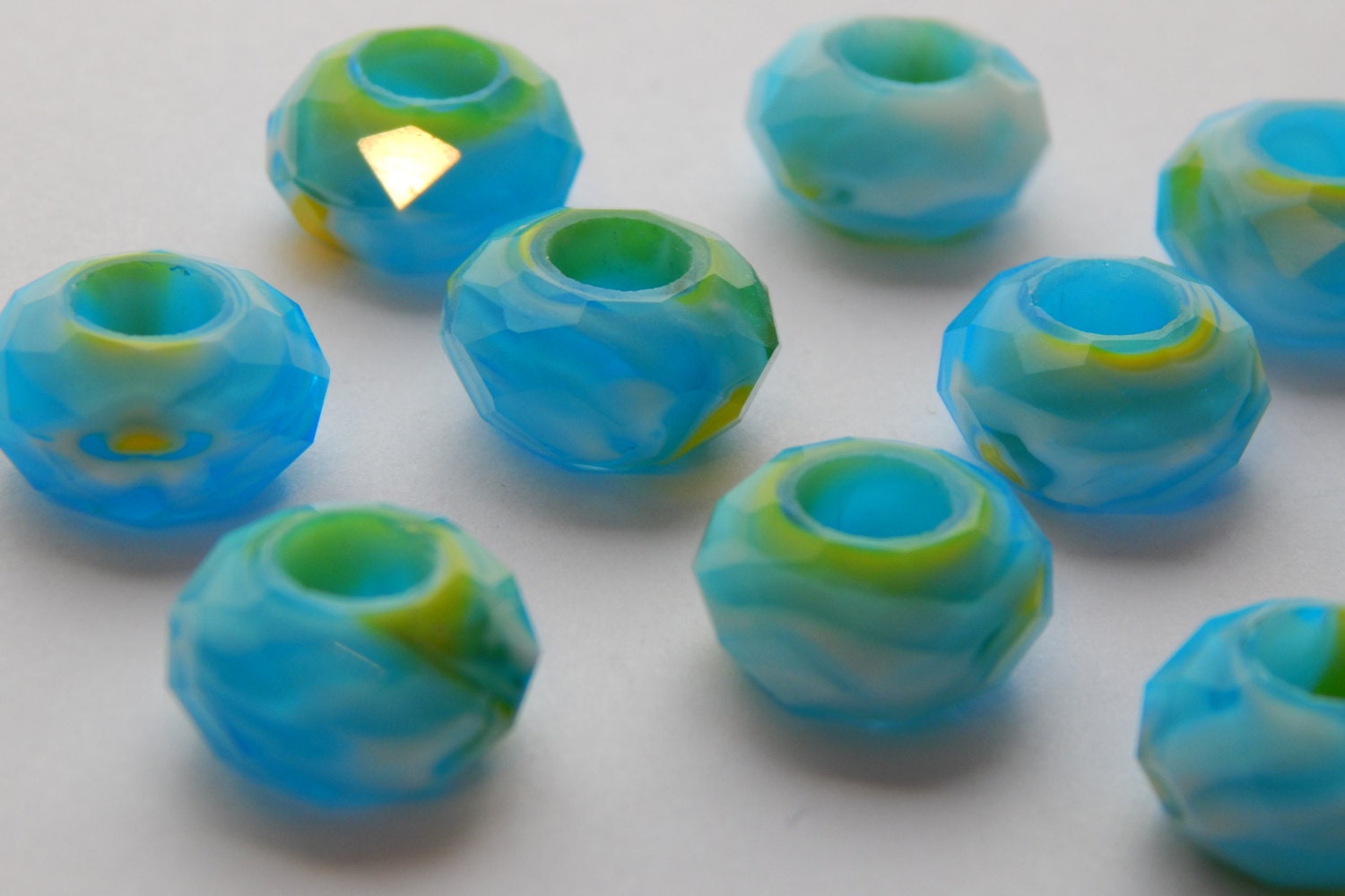 10 Pieces of 14mm Large Hole Glass Beads Faceted Light Blue