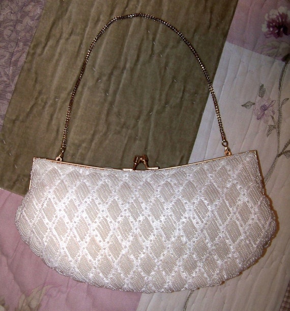 Items similar to Beautiful White Beaded Vintage Purse by Mister Ernest ...