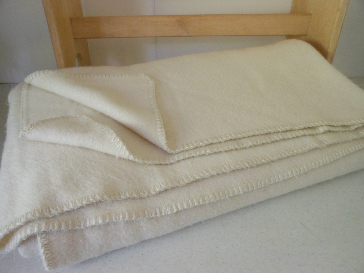 SMITH JOHNSON Dry Goods Blanket Bone Acrylic Cotton 96 X