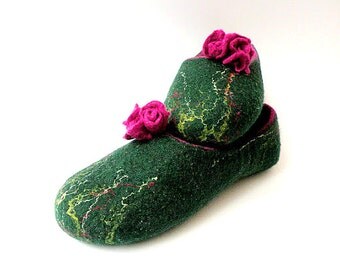 Felted slippers Small wild roses