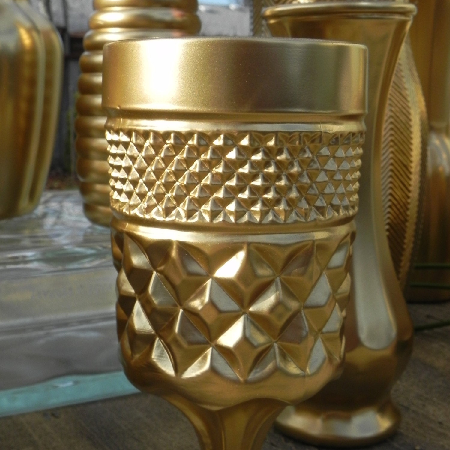 Metallic Gold Vases Collection of 10 Gold Vases for Weddings