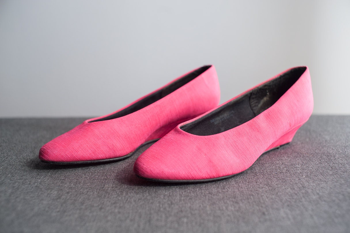 Vintage Hot Pink Pumps Low Chunky Heel Shoes Size 6.5 â Haute Juice