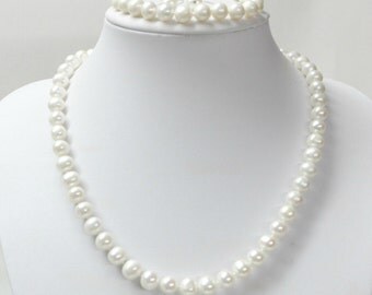 Gift/ For/ Her/ Pearl/Set / Bridesmaid Gift/ Pearl Necklace / Bridesmaid gift / Wedding gift
