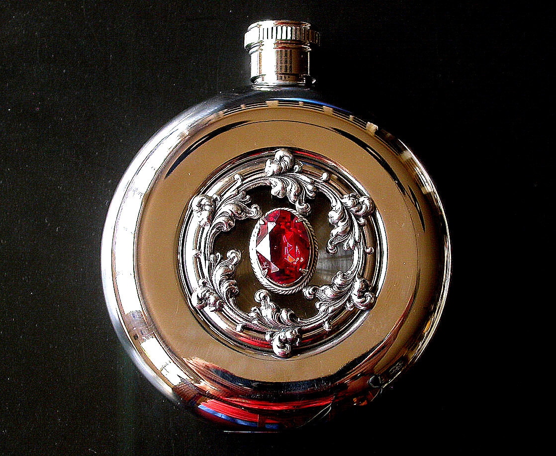 Luxury Round Flask Window Liquor Hip Flask Bridesmaid Gift