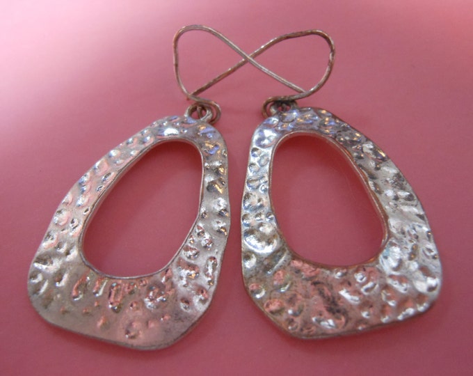 FREE SHIPPING Hammered earrings, silver plated, handmade circa 1970s silver over copper with french wires