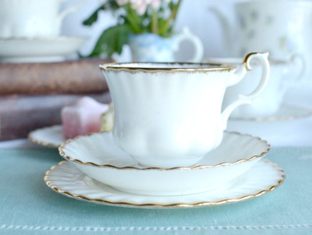 Elegant Richmond tea set of tea cup saucer and plate white