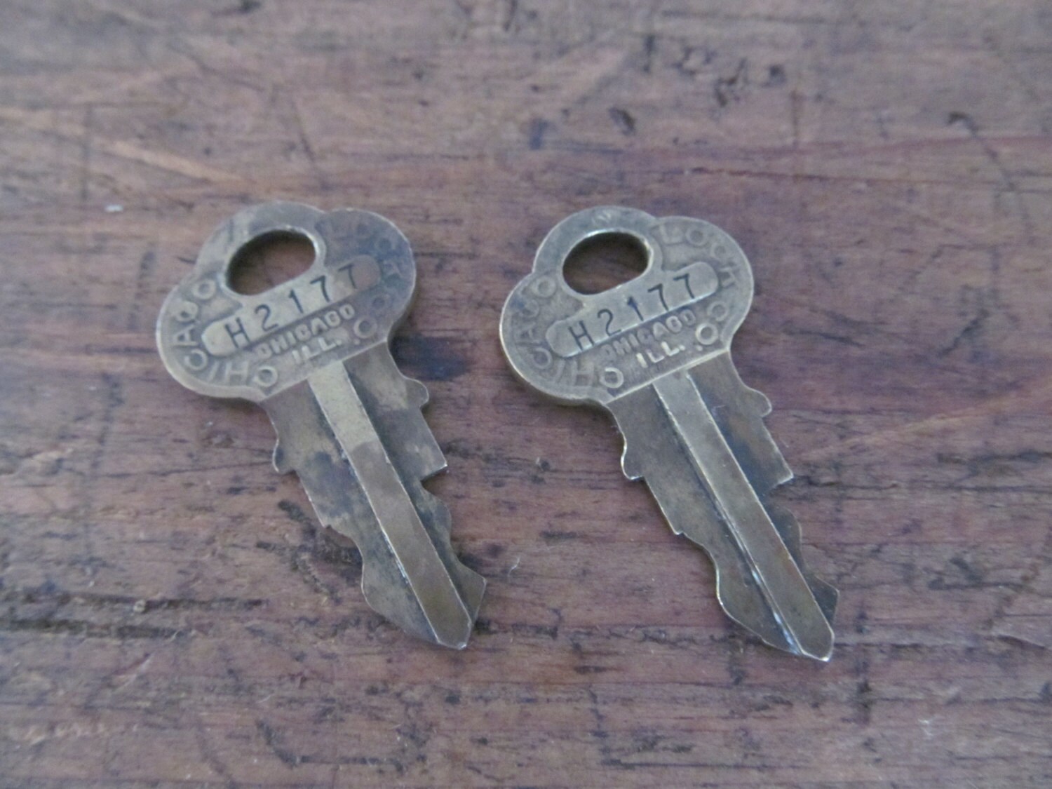 Vintage Pair of Keys Chicago Illinois Lock Company H2177