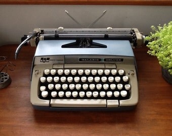 Vintage Smith Corona Galaxie Deluxe Cursive Portable Manual Typewriter Script Typewriter