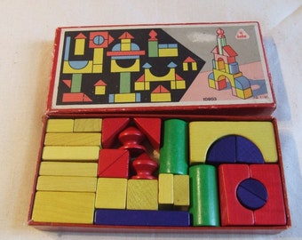 Vintage small set of building blocks, tower making shapes