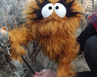 kindaall monster muppet- wooden rods puppet