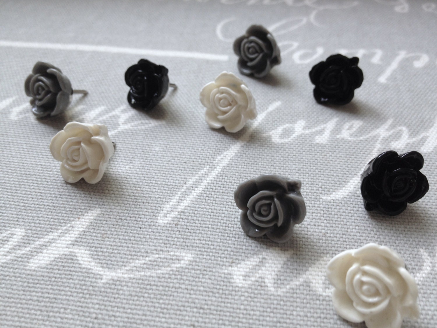 decorative push pins set of 9 vintage style black & white