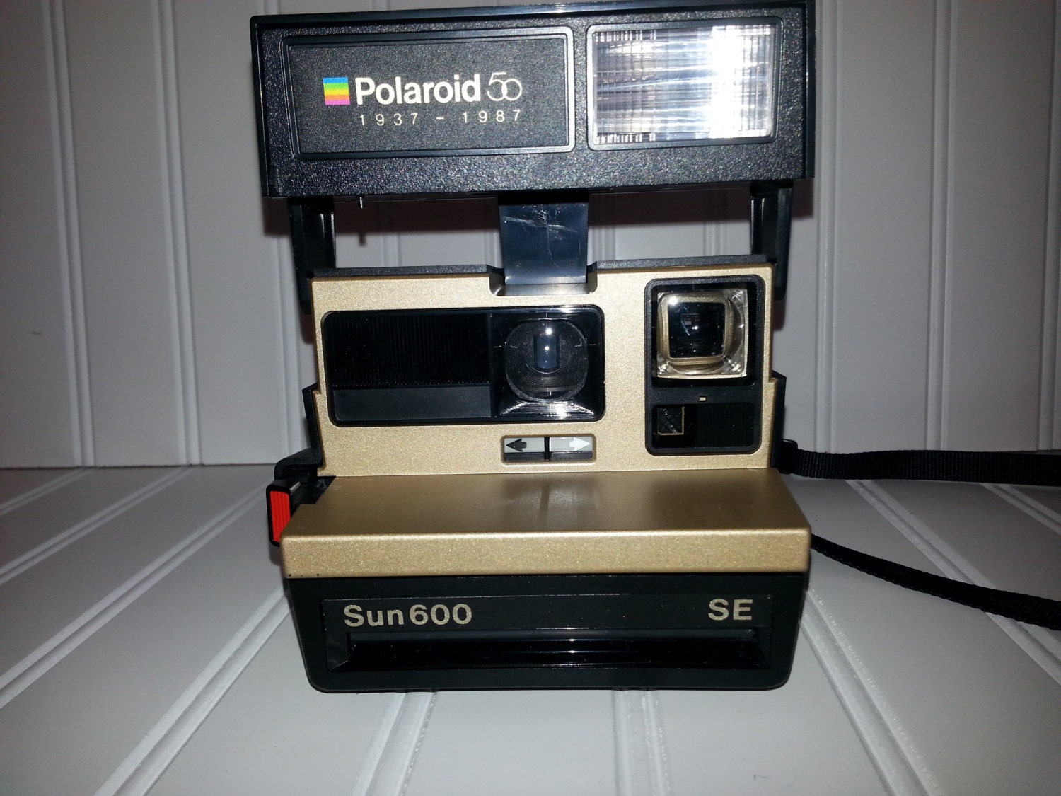 Camera Polaroid Sun 600 SE 50 19371987 by VintageBrowns on