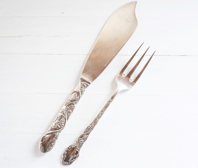 Charming vintage silver plated cake knife and fork serving set Haute