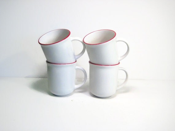 White Ceramic Coffee Mugs Oneida Retro Red Rims Set of 4