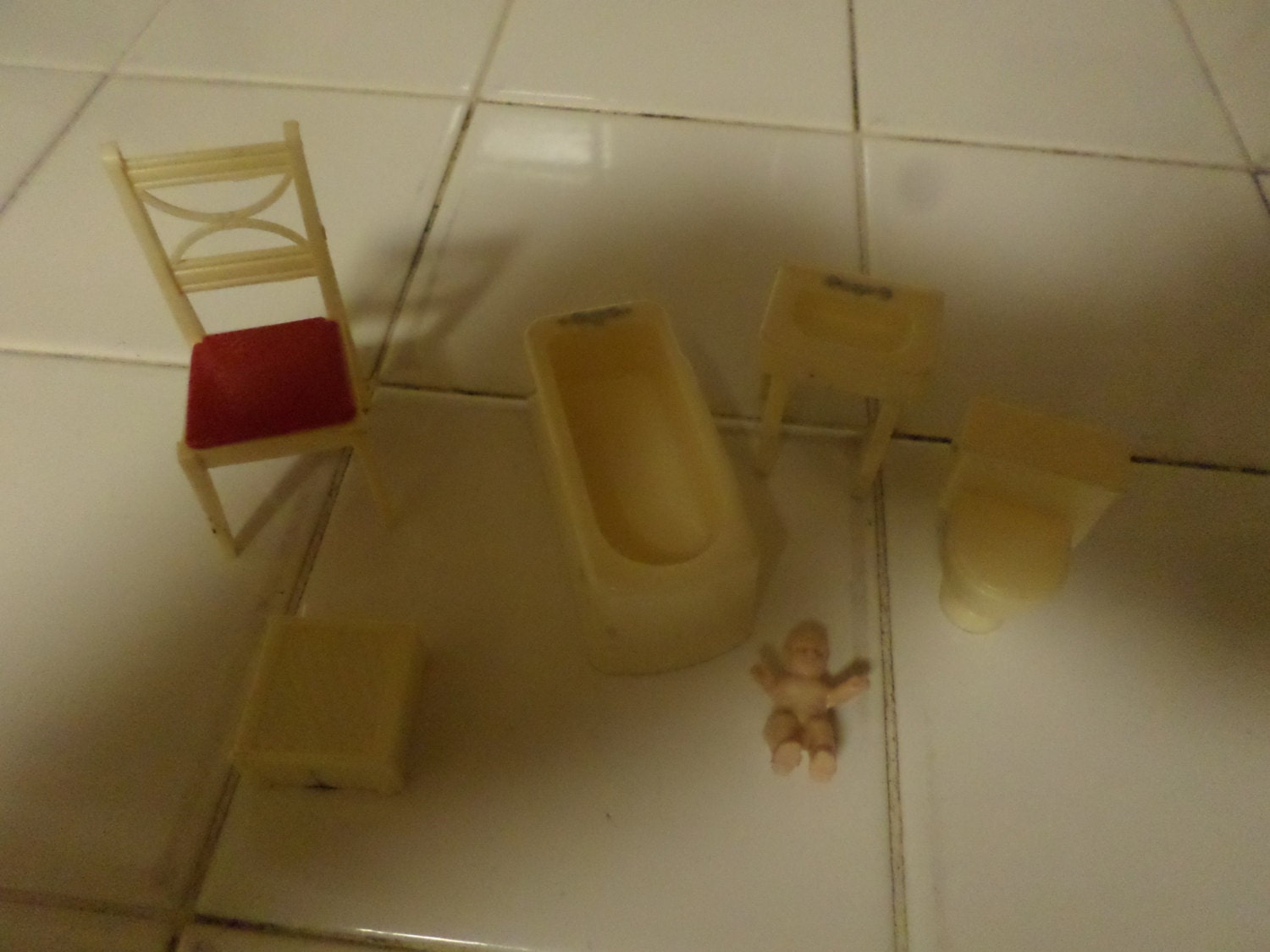 Six Piece Lot of 1950’s Vintage Dollhouse Furniture By MAR